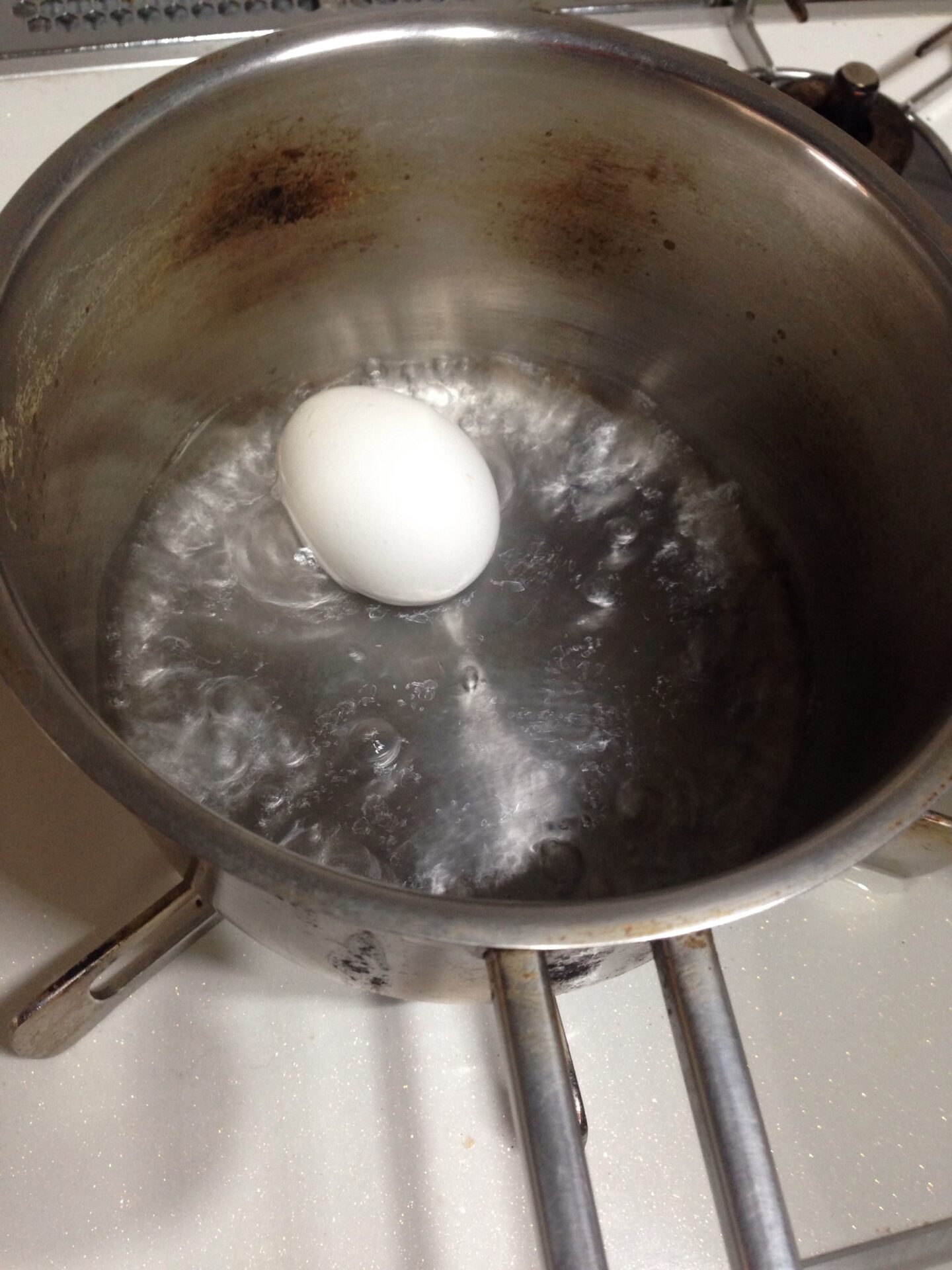 時短で少ない水で、ゆで卵